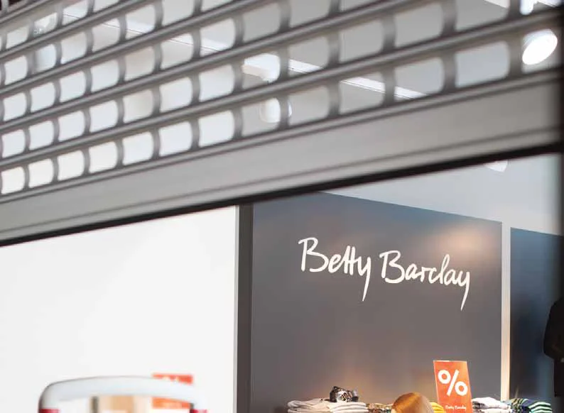 Krata rolowana Polfendo w strefie handlowej