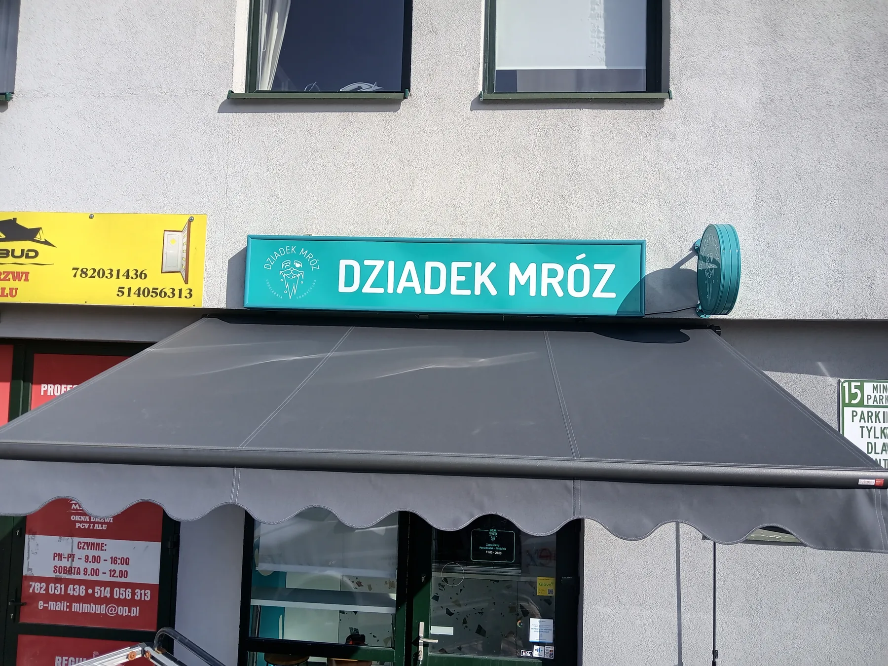 Markiza Jamaica w Będzinie - kadr pokazujący zasięg osłony tarasowej