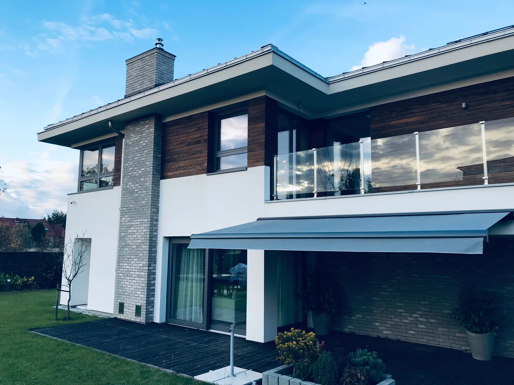Markiza Dakar w Tychach - efekt końcowy w kontekście elewacji domu