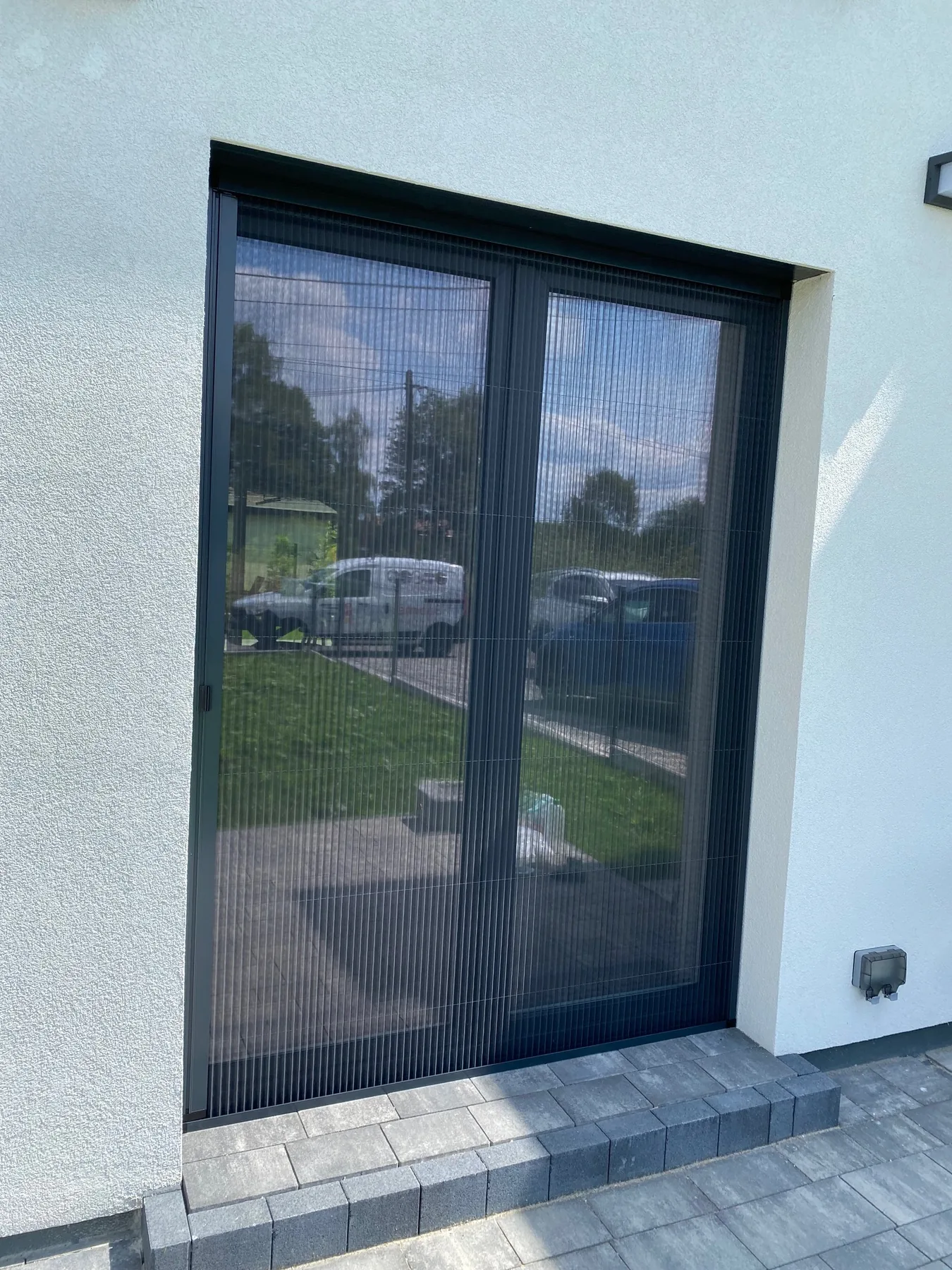 Moskitiera plisowana w dodatkowych realizacjach na Śląsku - dodatkowa realizacja moskitiery plisowanej - ujęcie 3