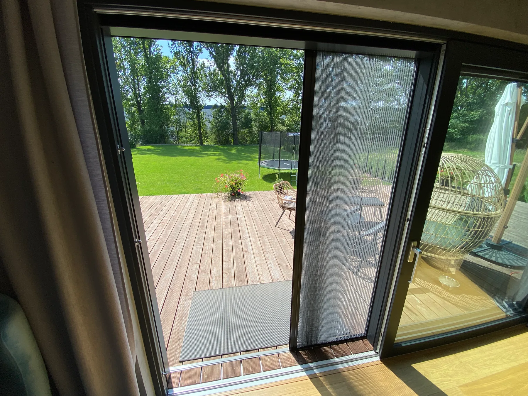 Moskitiera plisowana w dodatkowych realizacjach na Śląsku - dodatkowa realizacja moskitiery plisowanej - ujęcie 5