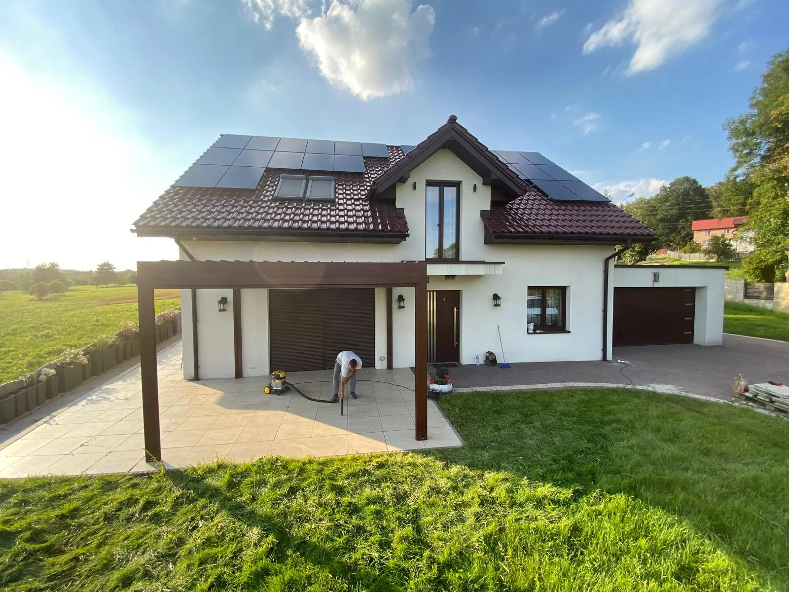 Pergola SB 400 z refleksolem w Dąbrowie Górniczej - detal refleksola i wykończenia konstrukcji