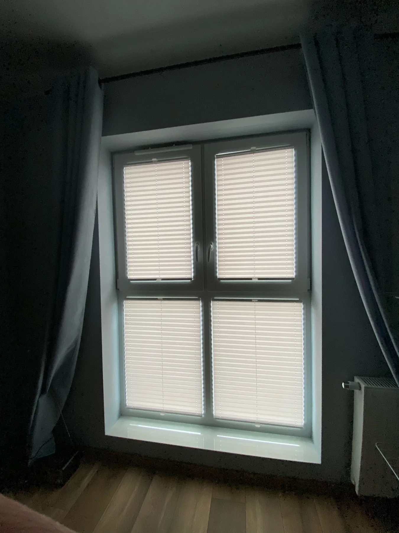 Plisy w realizacji na Śląsku - kadr batchowej realizacji plis na śląsku - ujęcie 8