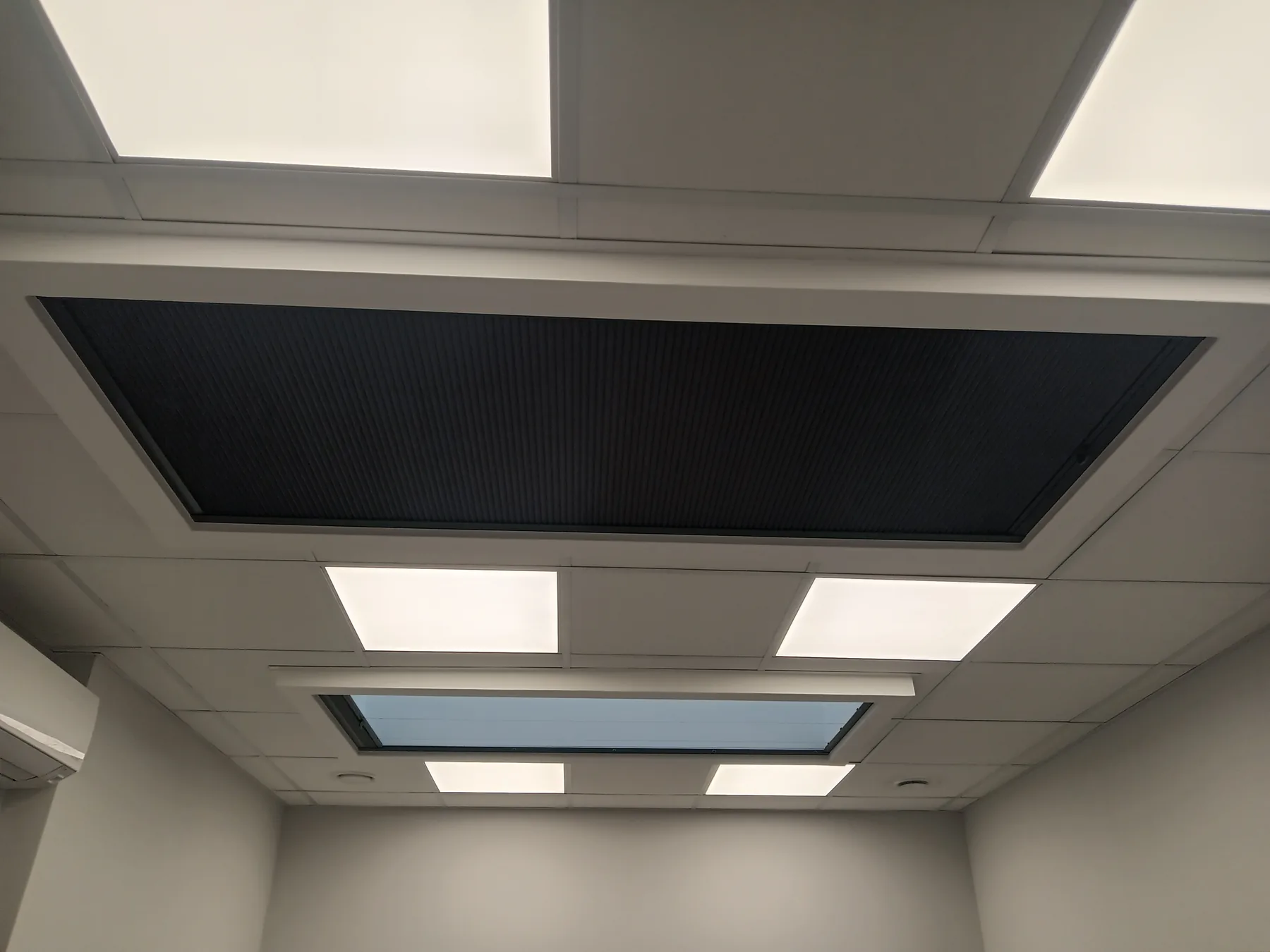 Rolety do okien dachowych