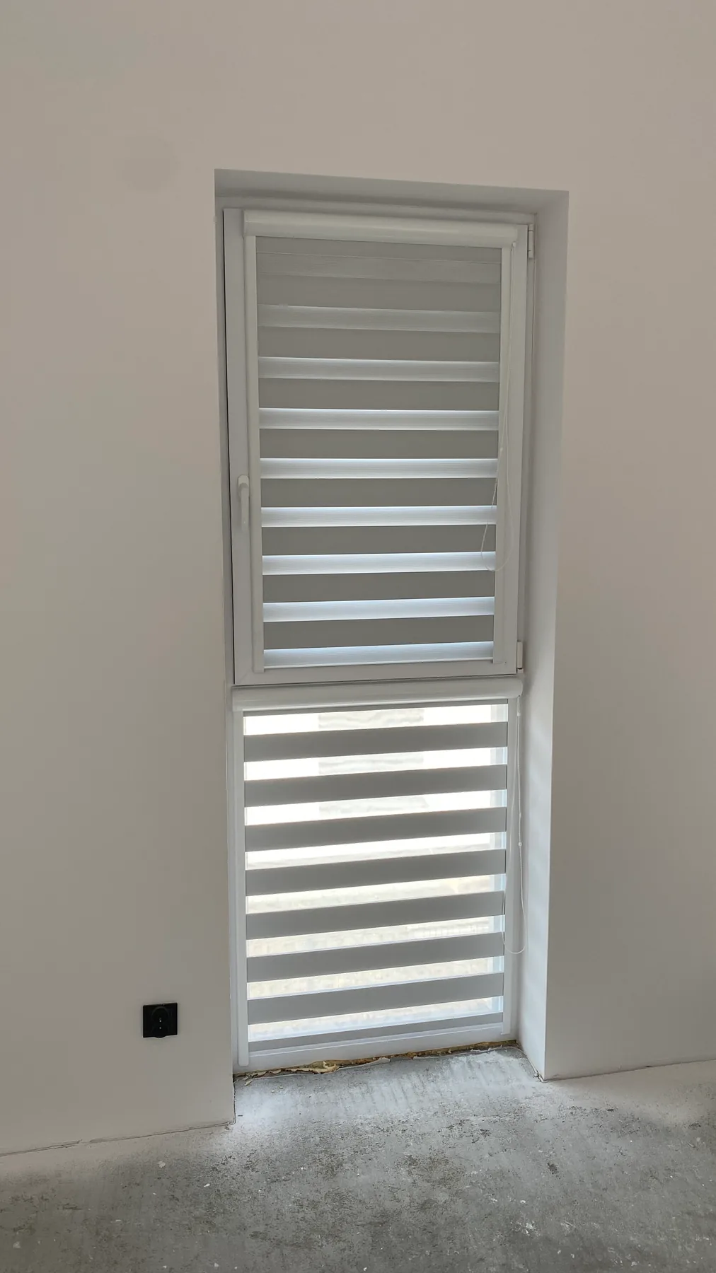 Rolety dzień-noc Suita w Czeladzi - kadr pokazujący układ pasów tkaniny