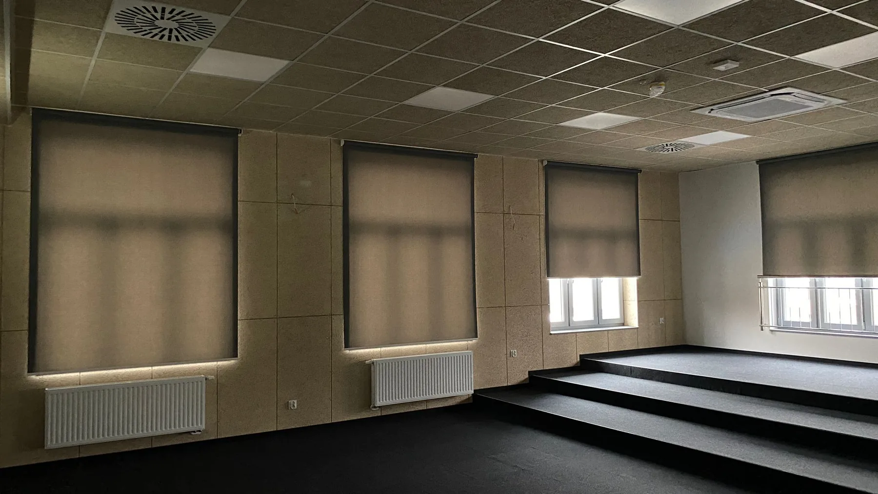 Rolety Largo w Kalwarii Zebrzydowskiej - widok okna z roletą materiałową