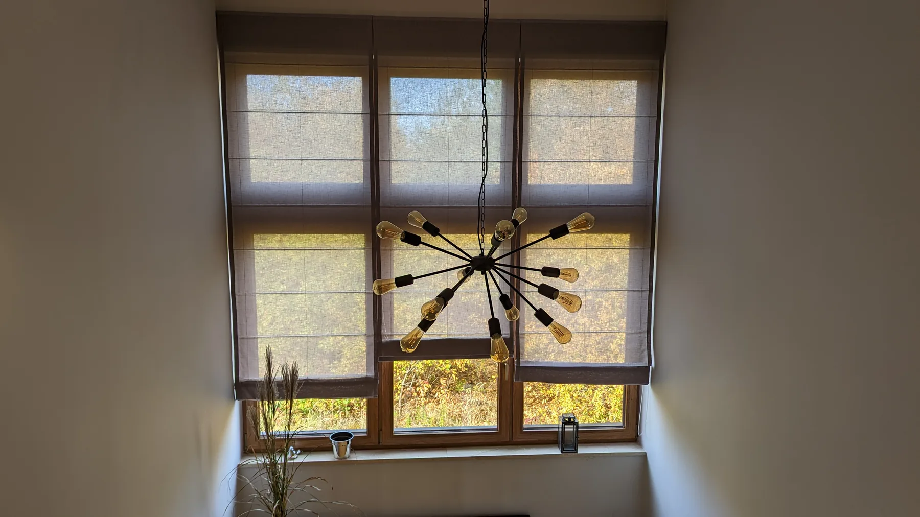 Rolety rzymskie w realizacji w Częstochowie - realizacja rolet rzymskich w strefie dziennej - ujęcie 2