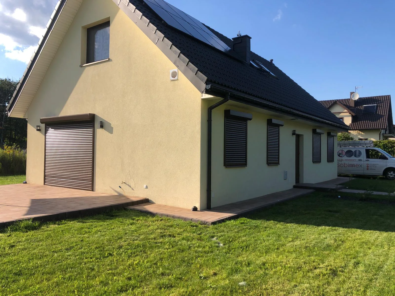 Rolety zewnętrzne standard w realizacji na Śląsku - kadr batchowej realizacji rolet zewnętrznych standard na śląsku - ujęcie 9