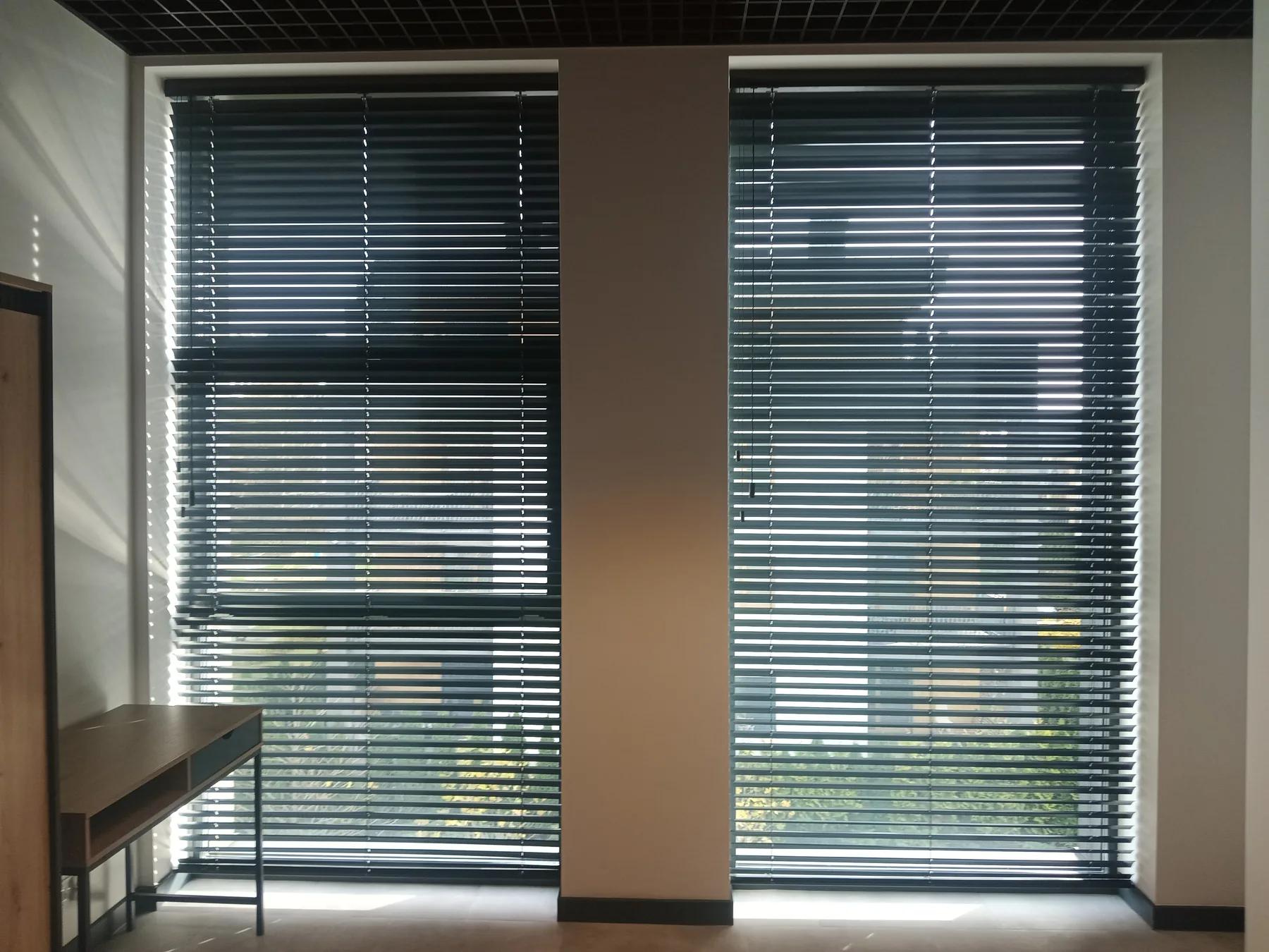 Żaluzje aluminiowe 50 mm w Dąbrowie Górniczej - dodatkowy kadr realizacji żaluzji aluminiowych 50 mm w dąbrowie górniczej - ujęcie 4