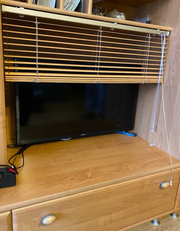 Żaluzje aluminiowe 25 mm w realizacji na Śląsku - kadr dodatkowej realizacji żaluzji aluminiowych 25 mm na śląsku - ujęcie 2