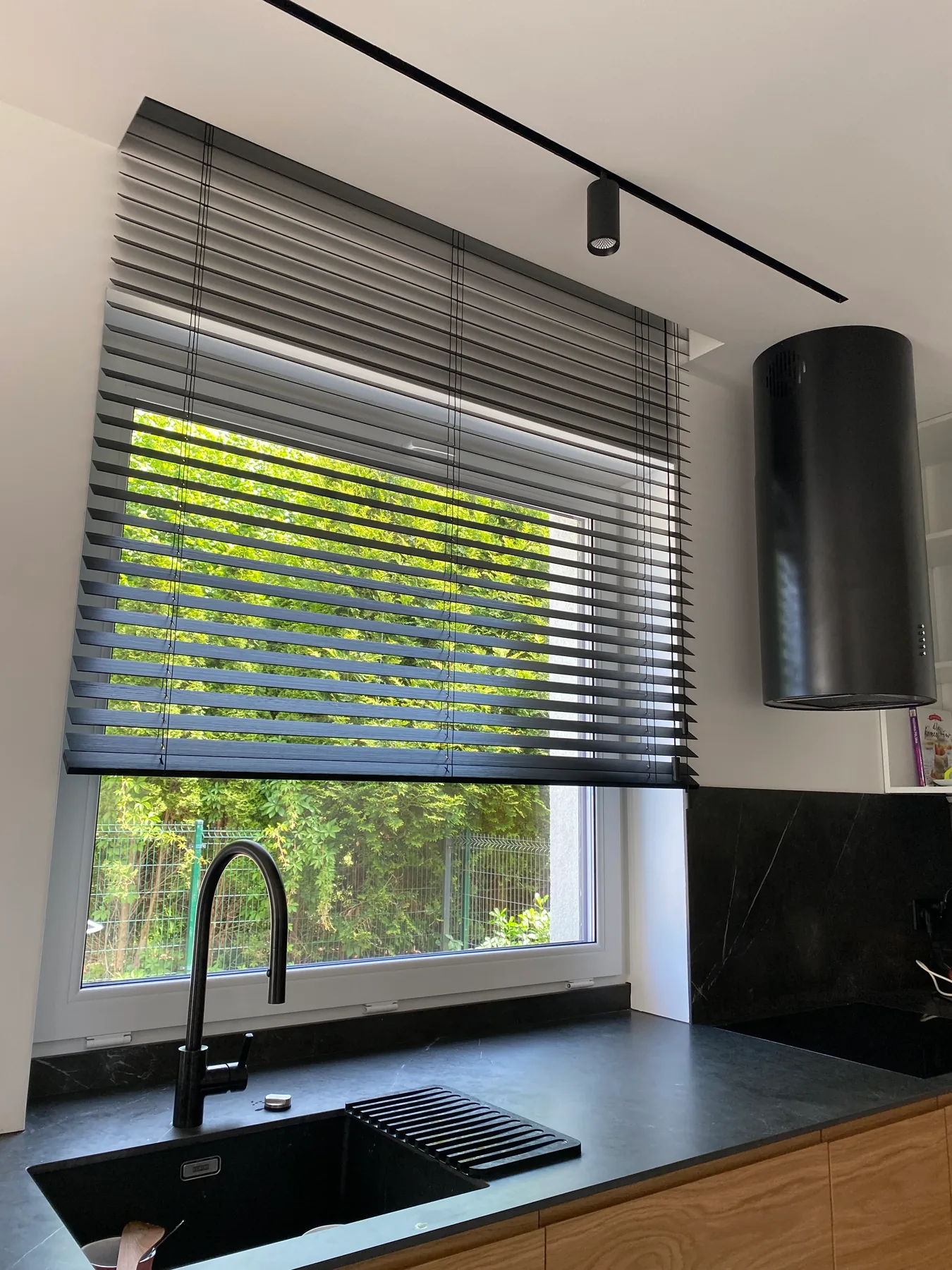 Żaluzje bambusowe 50 mm w realizacji na Śląsku - pojedynczy kadr realizacji żaluzji bambusowych 50 mm