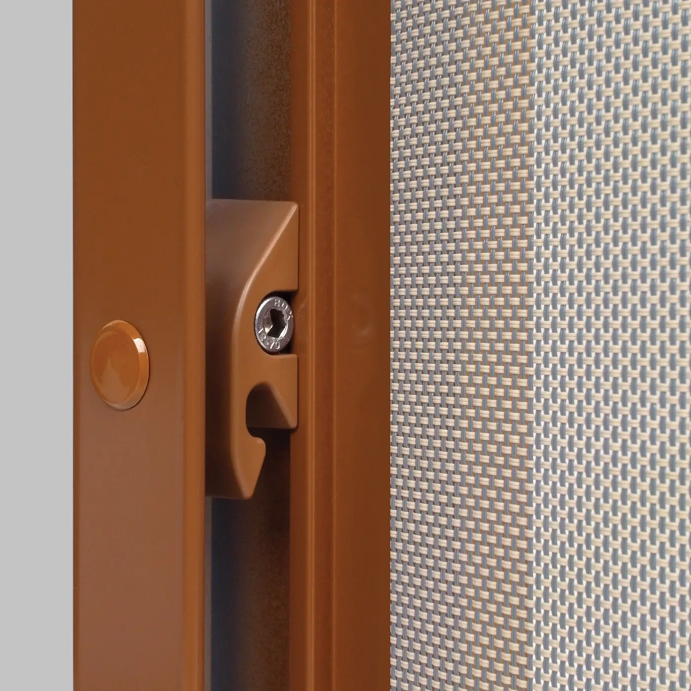 Roleta Fakro. Ręczna obsługa za pomocą prowadnicy hakowej